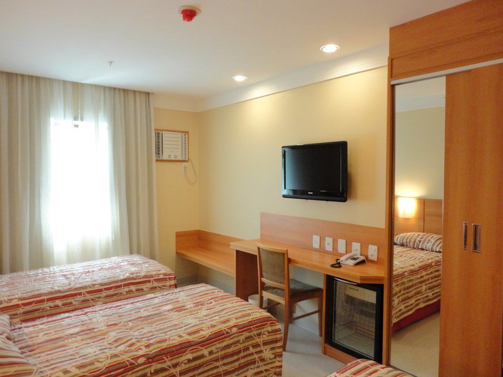 Hotel Atlântico Business Centro Rio de Janeiro Exterior foto A room at a hotel in Fortaleza, Brazil.